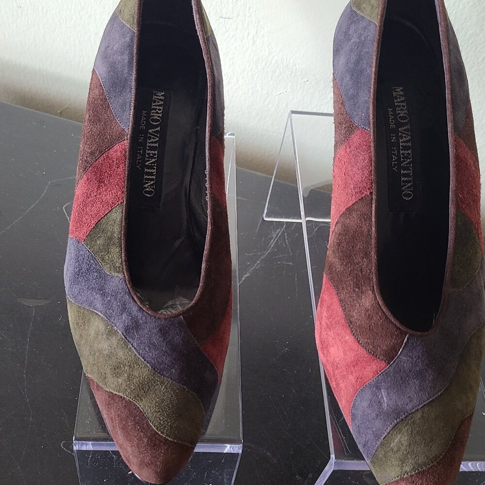 MARIO VALENTINO, Suede multicolor heel.